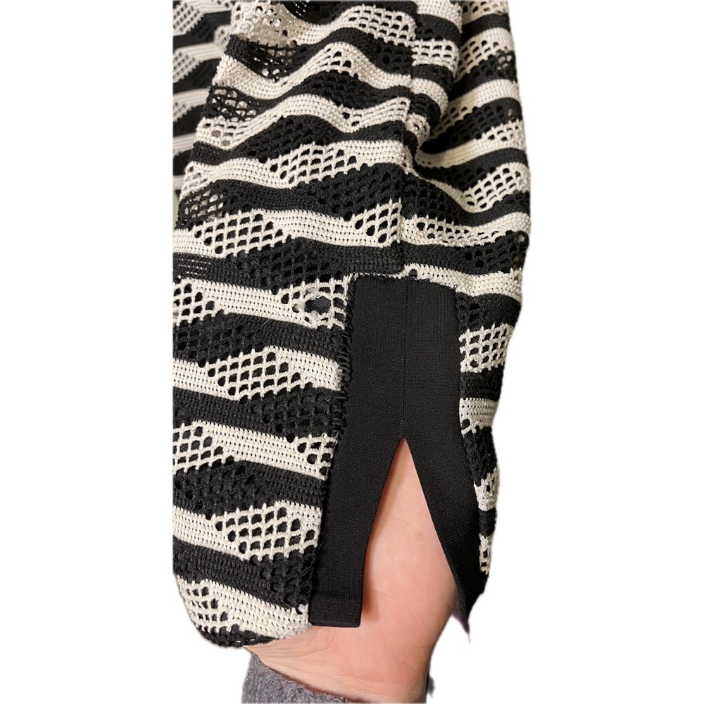 Maggy London Modern Black & Cream Short Sleeved Midi Dress sz 8 - Picture 6 of 10